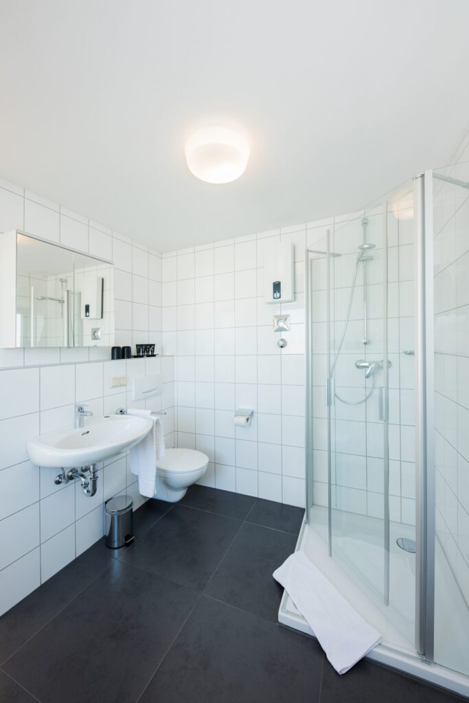 Maisonette Wohnung mit ca. 100qm mit hellem geräumigen Badezimmer mit Dusche und WC
